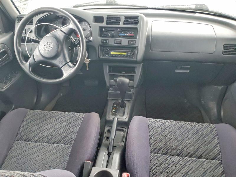 Photo 8 from auction – 2000 TOYOTA RAV4 with VIN JT3HP10V9Y7165309