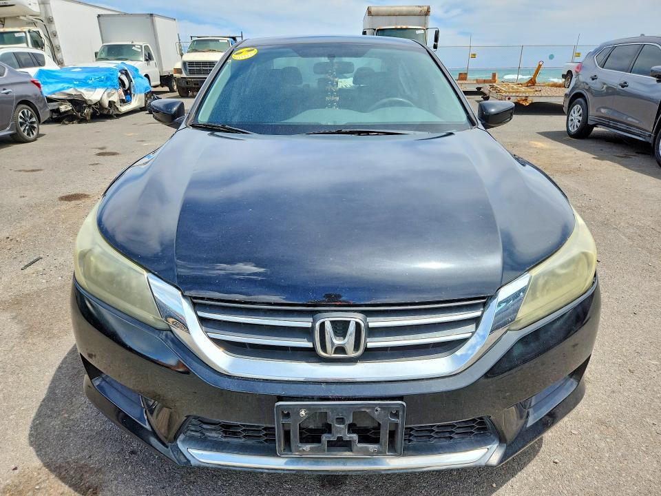 Photo 5 from auction – 2014 HONDA ACCORD with VIN 1HGCR2F30EA074280