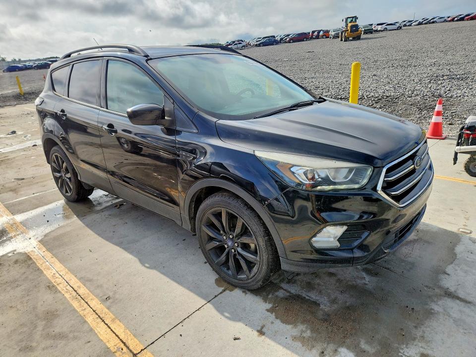 Photo 4 from auction – 2018 FORD ESCAPE with VIN 1FMCU0GD2JUB08801