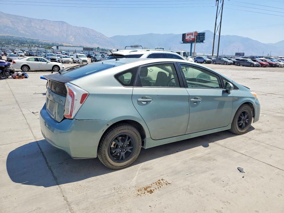 Photo 3 from auction – 2013 TOYOTA PRIUS with VIN JTDKN3DU7D1691505