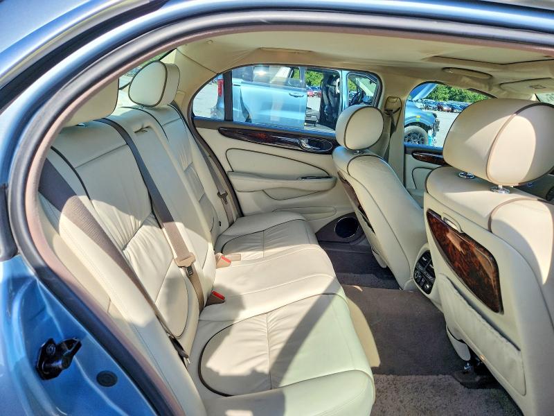 Photo 10 from auction – 2005 JAGUAR VANDENPLAS with VIN SAJWA82C95SG37689