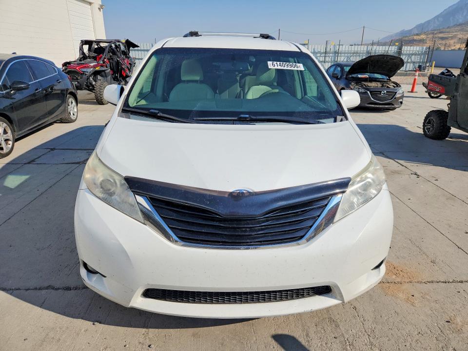 Photo 5 from auction – 2011 TOYOTA SIENNA with VIN 5TDKK3DC9BS146695