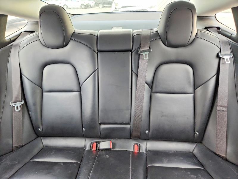 Photo 10 from auction – 2018 TESLA MODEL 3 with VIN 5YJ3E1EB1JF064419