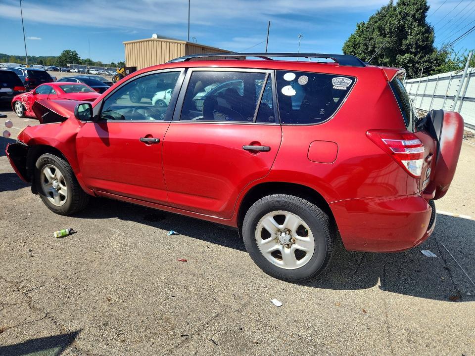 Снимка 2 от търг – 2011 TOYOTA RAV4 с VIN JTMBF4DV9B5048882