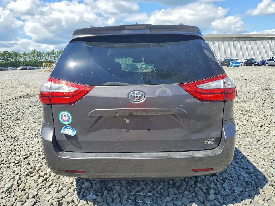 Photo 6 from auction – 2019 TOYOTA SIENNA with VIN 5TDDZ3DC8KS220578