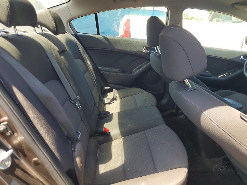 Photo 10 from auction – 2015 KIA FORTE with VIN KNAFX4A6XF5256574