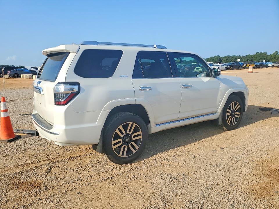 Photo 3 from auction – 2014 TOYOTA 4RUNNER with VIN JTEBU5JR4E5166213