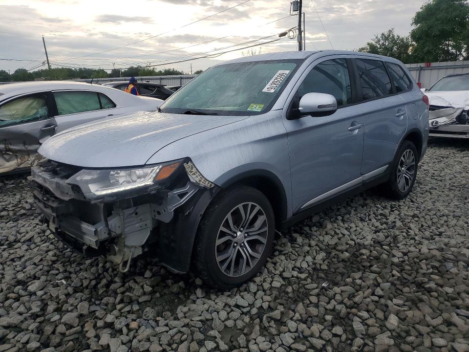MITSUBISHI OUTLANDER 2017 with VIN JA4AZ3A38HZ020583 - Photo from auction