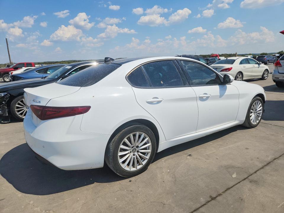 Photo 3 from auction – 2022 ALFA ROMEO GIULIA with VIN ZARFANAN5N7656651