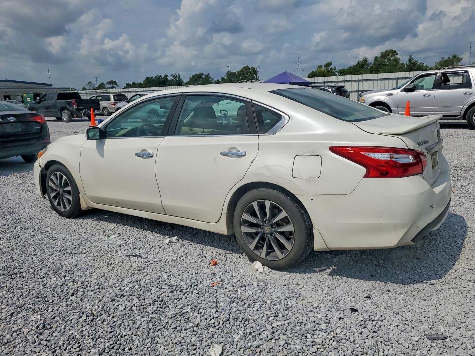 Photo 2 from auction – 2017 NISSAN ALTIMA with VIN 1N4AL3AP1HN306976