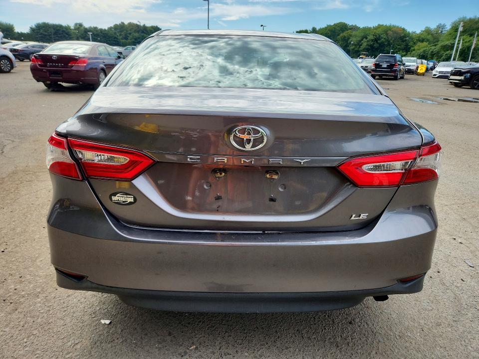 Снимка 6 от търг – 2018 TOYOTA CAMRY с VIN 4T1B11HK1JU535054