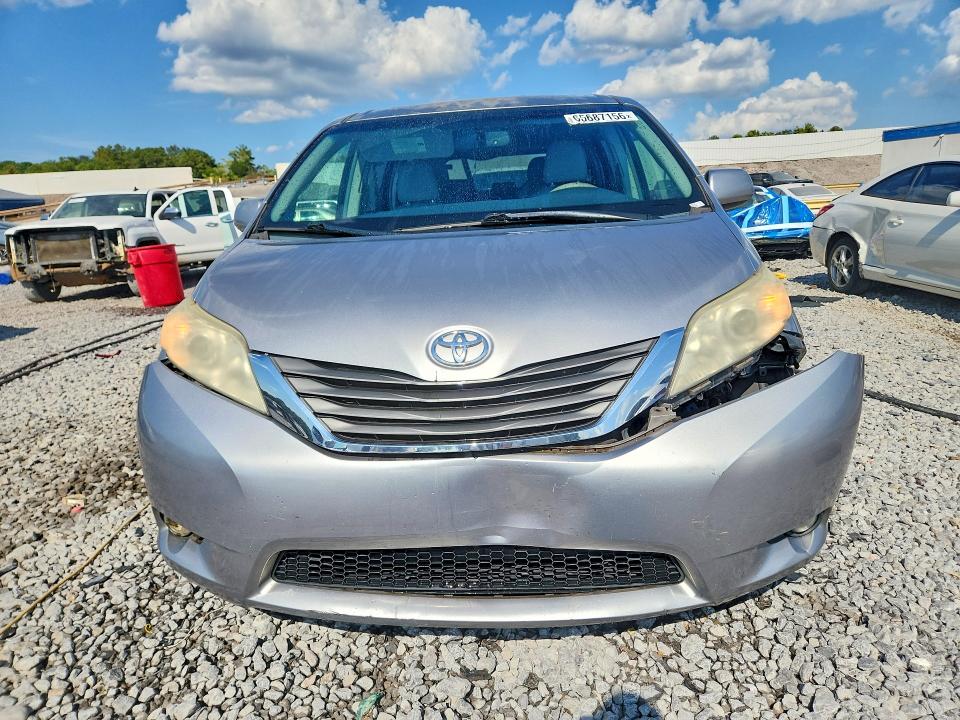 Снимка 5 от търг – 2012 TOYOTA SIENNA с VIN 5TDYK3DC7CS226721