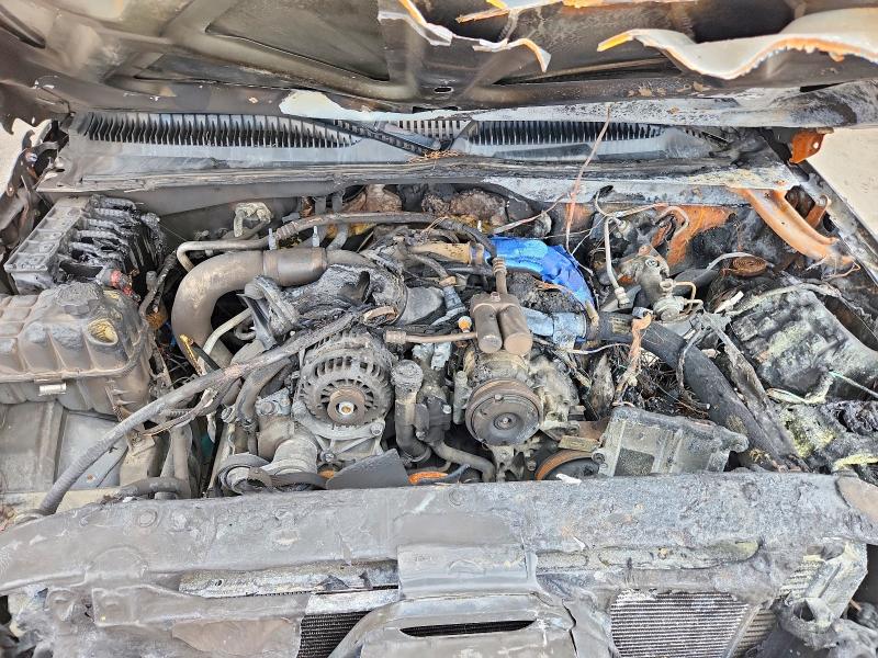 Photo 11 from auction – 2002 CHEVROLET SILVERADO with VIN 1GCHK23132F164226