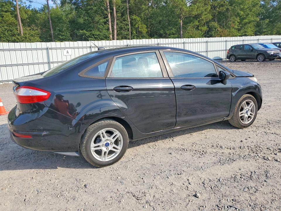 Photo 3 from auction – 2018 FORD FIESTA with VIN 3FADP4BJ6JM124174