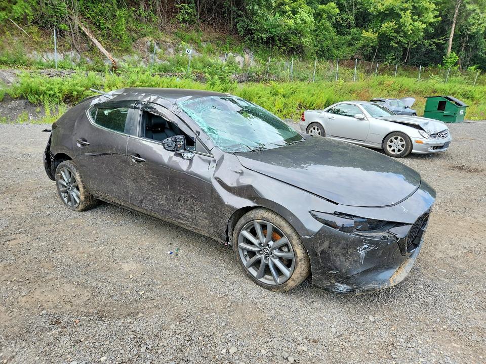 Photo 4 from auction – 2020 MAZDA 3 with VIN JM1BPBMMXL1154114