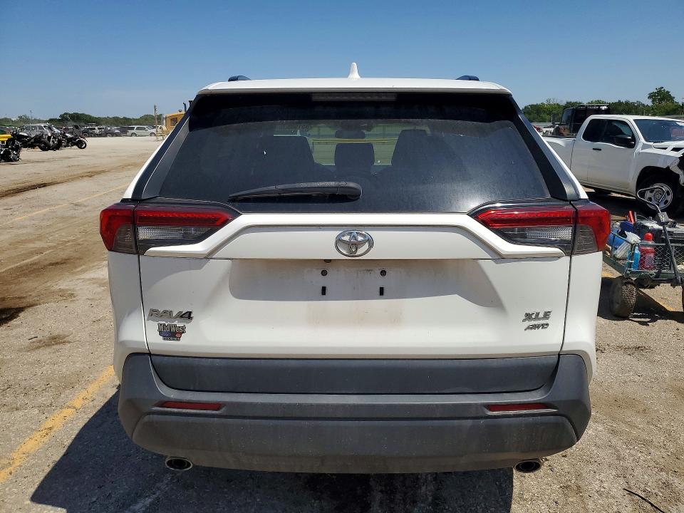 Photo 6 from auction – 2019 TOYOTA RAV4 with VIN 2T3A1RFV8KC045826