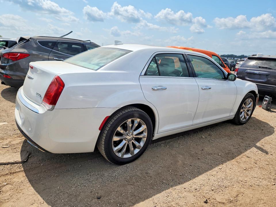 Photo 3 from auction – 2015 CHRYSLER 300C with VIN 2C3CCAKG2FH749850