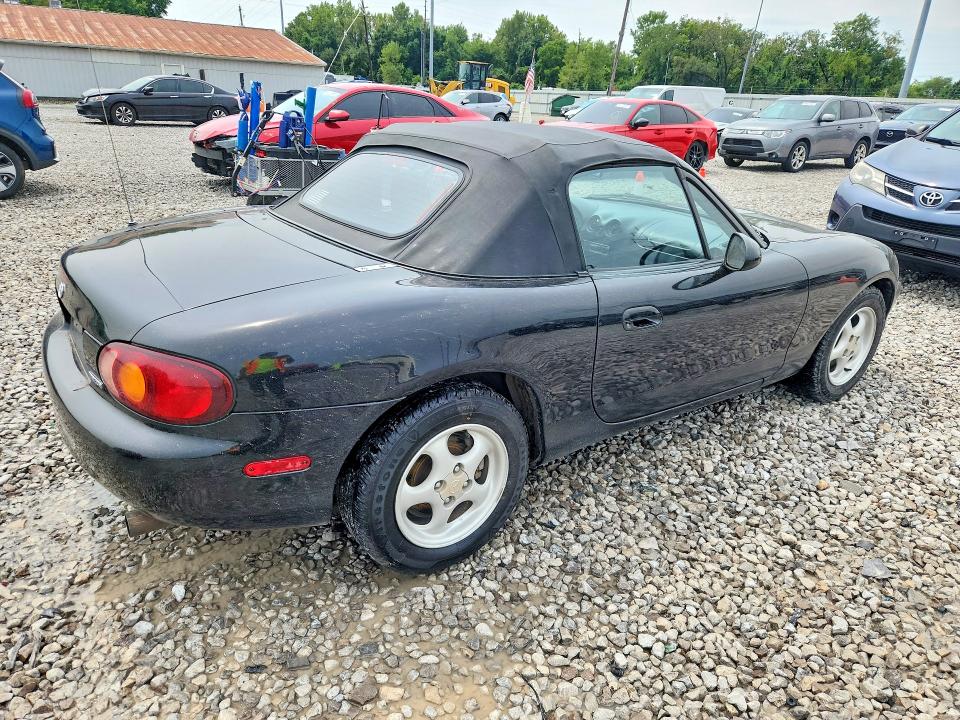 Photo 3 from auction – 1999 MAZDA MX-5 MIATA with VIN JM1NB3533X0102407