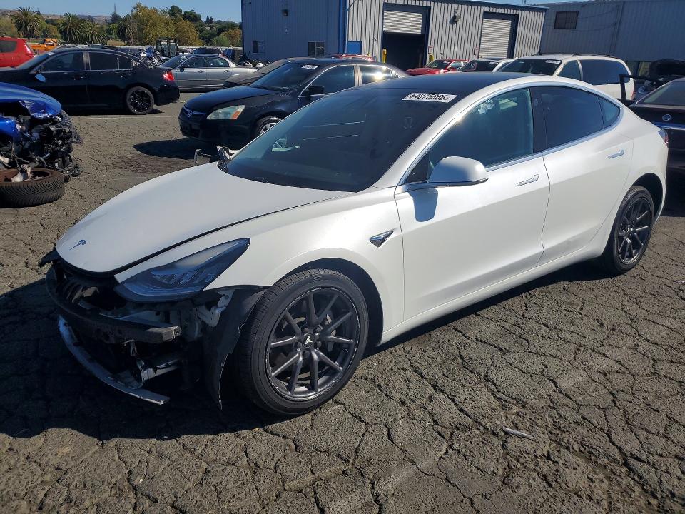 TESLA MODEL 3 2020 with VIN 5YJ3E1EBXLF637580 - Photo from auction