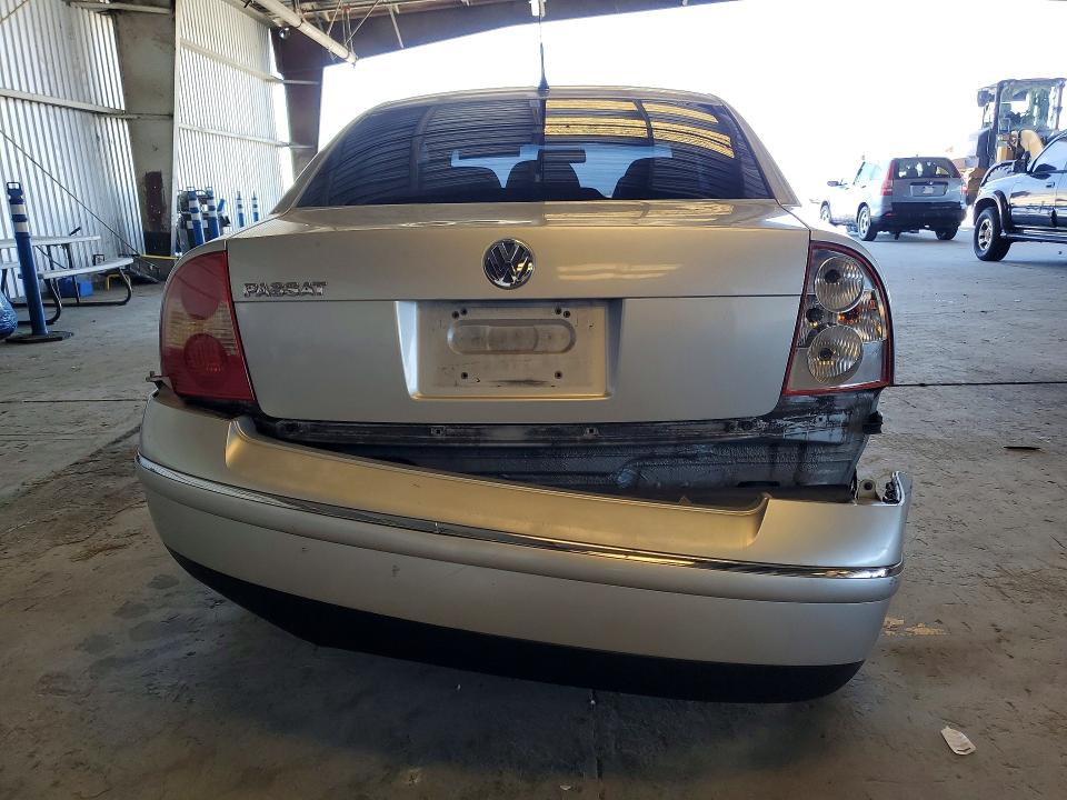 Photo 6 from auction – 2004 VOLKSWAGEN PASSAT with VIN WVWPD63BX4P143148