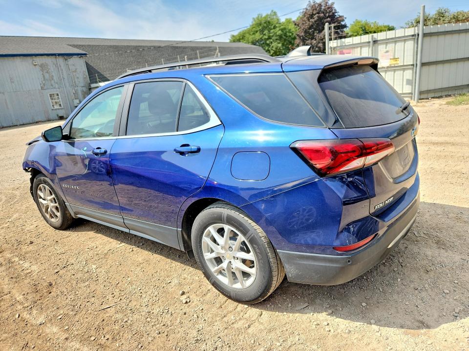 Photo 2 from auction – 2022 CHEVROLET EQUINOX with VIN 3GNAXKEV3NL312282