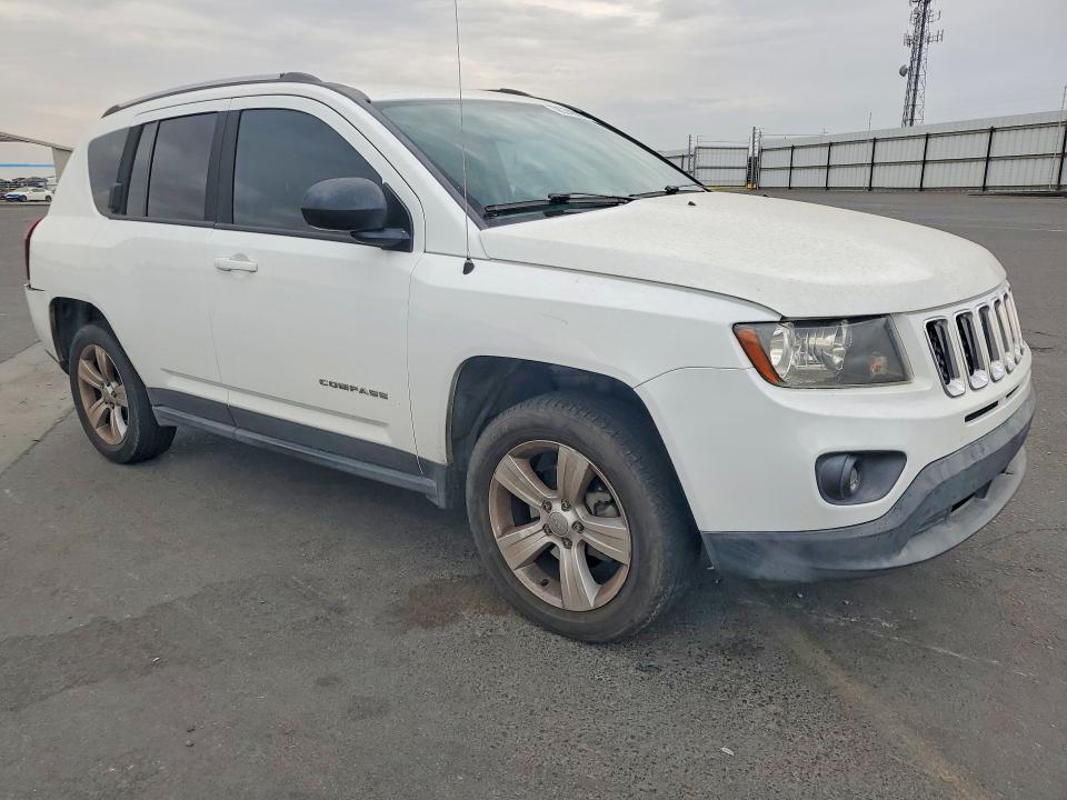 Photo 4 from auction – 2016 JEEP COMPASS with VIN 1C4NJCBA9GD681501