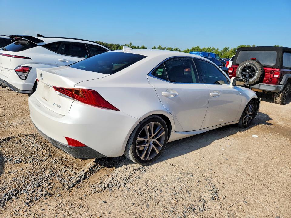 Снимка 3 от търг – 2018 LEXUS IS с VIN JTHBA1D29J5072003