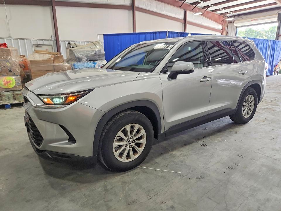 TOYOTA GRAND HIGHLANDER 2026 with VIN 5TDAAAB56TS129796 - Photo from auction
