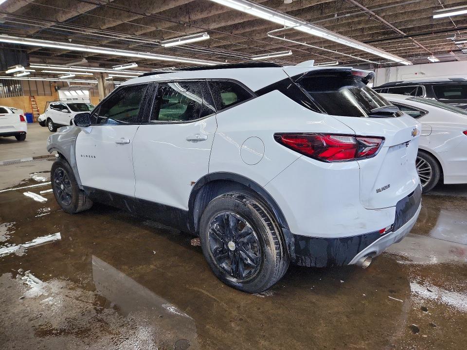 Photo 2 from auction – 2021 CHEVROLET BLAZER with VIN 3GNKBDRS7MS533919