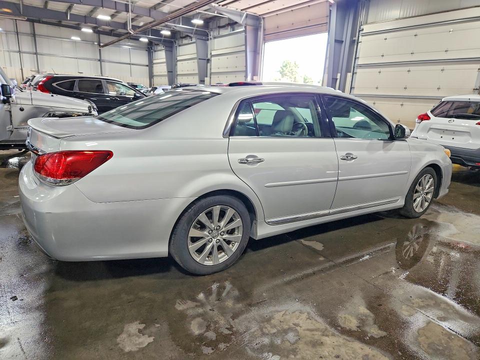 Photo 3 from auction – 2011 TOYOTA AVALON with VIN 4T1BK3DB0BU432708