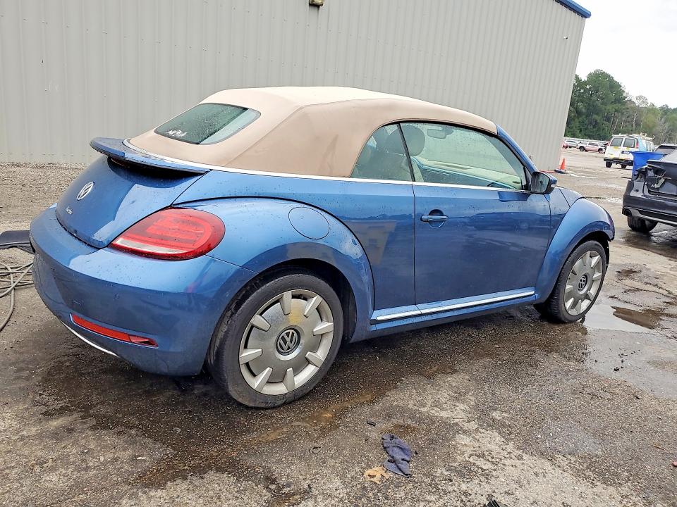 Photo 3 from auction – 2018 VOLKSWAGEN BEETLE with VIN 3VW5DAAT4JM518178