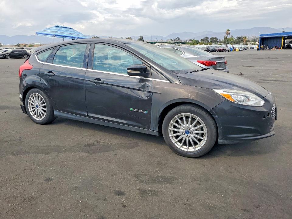 Photo 4 from auction – 2013 FORD FOCUS with VIN 1FADP3R42DL126004