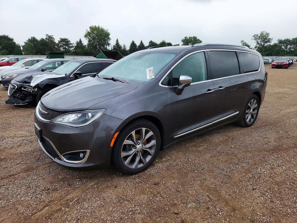 CHRYSLER PACIFICA 2018 with VIN 2C4RC1GG4JR334014 - Photo from auction