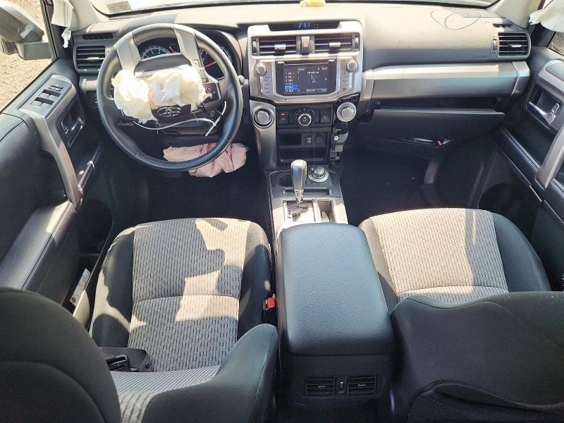 Снимка 8 от търг – 2018 TOYOTA 4RUNNER с VIN JTEBU5JR5J5517527