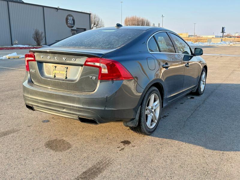 Photo 4 from auction – 2015 VOLVO S60 with VIN YV140MFB3F1308889