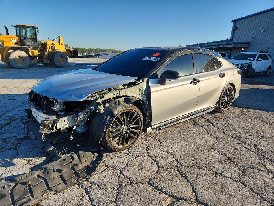 Photo 1 from auction – 2022 TOYOTA CAMRY with VIN 4T1KZ1AK2NU061379