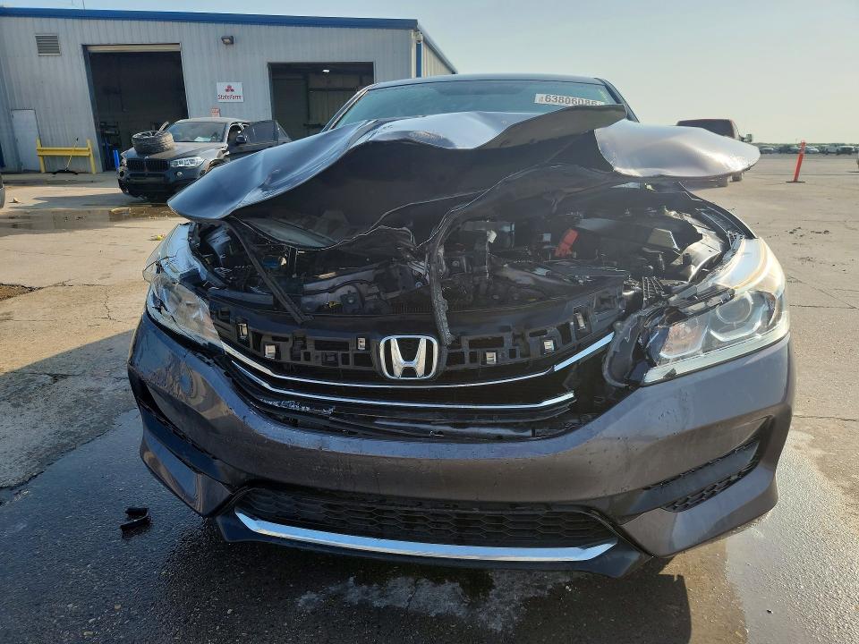 Photo 5 from auction – 2017 HONDA ACCORD with VIN 1HGCR2F34HA059656
