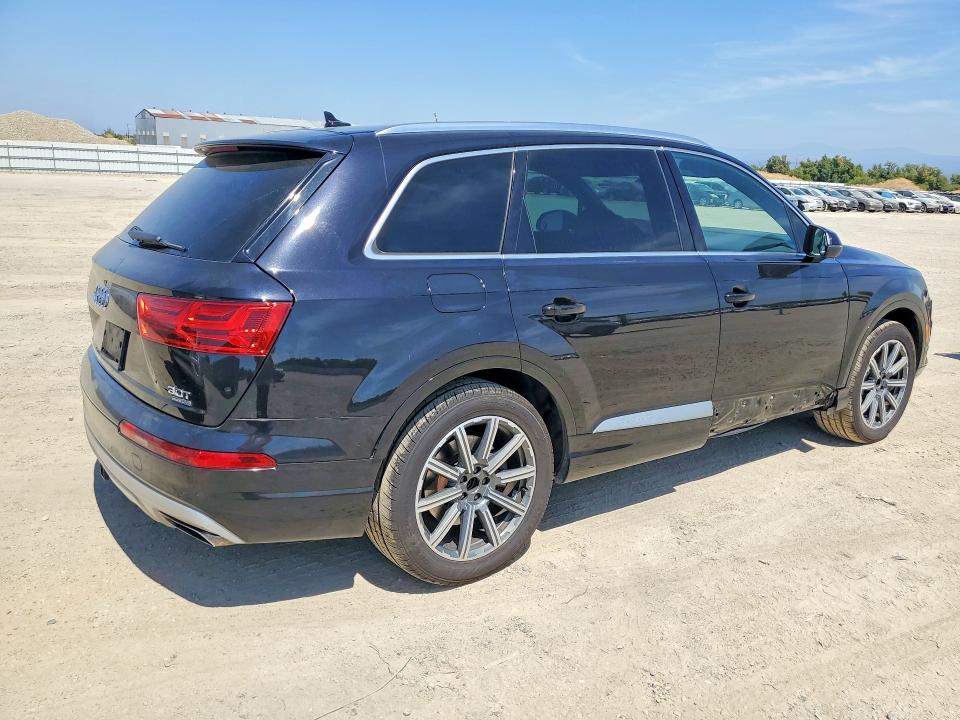 Photo 3 from auction – 2017 AUDI Q7 with VIN WA1LAAF76HD059525