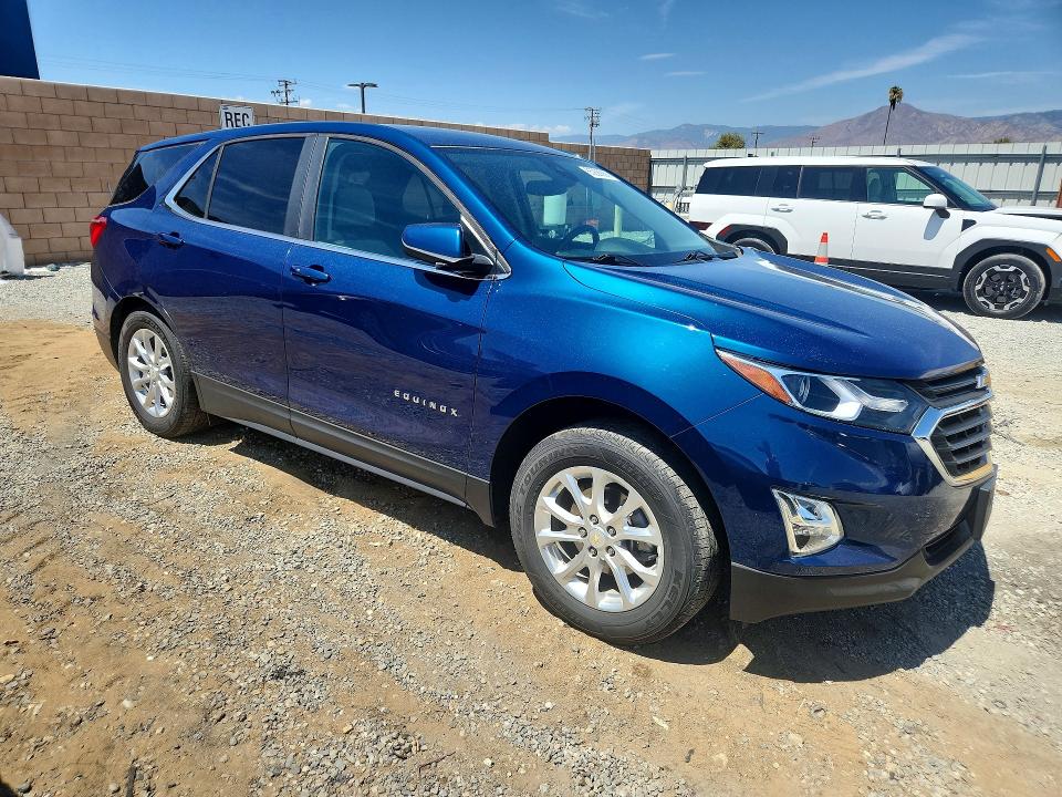 Photo 4 from auction – 2021 CHEVROLET EQUINOX with VIN 2GNAXKEV0M6100121