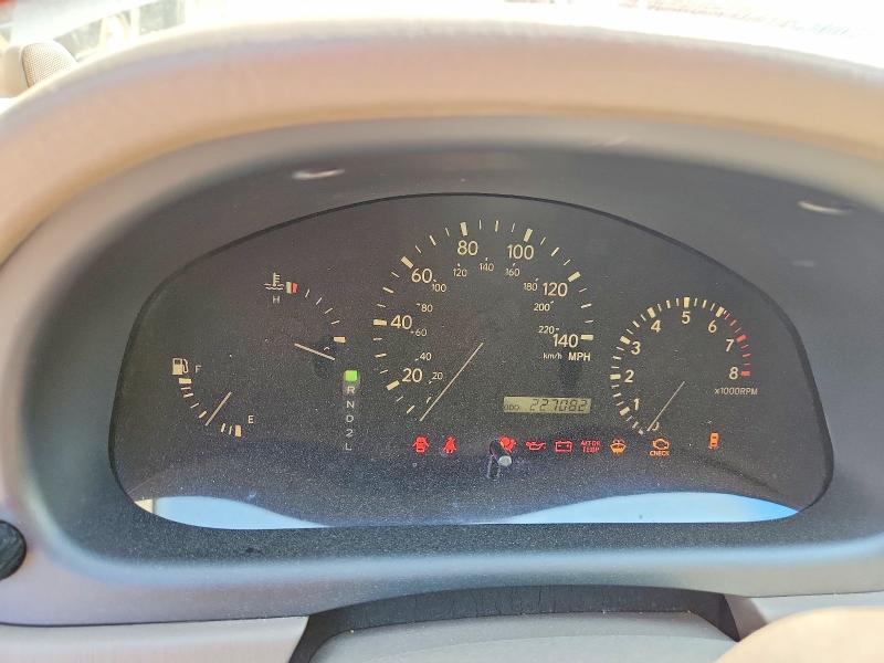 Photo 9 from auction – 2001 LEXUS RX with VIN JTJHF10U510213857
