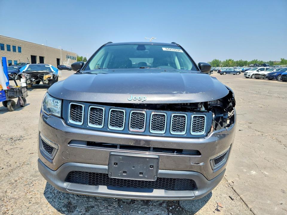 Photo 5 from auction – 2018 JEEP COMPASS with VIN 3C4NJDAB4JT270623
