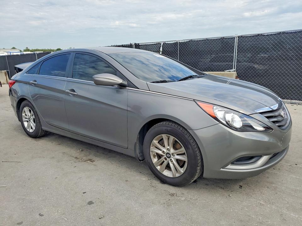 Photo 4 from auction – 2013 HYUNDAI SONATA with VIN 5NPEB4AC8DH803776