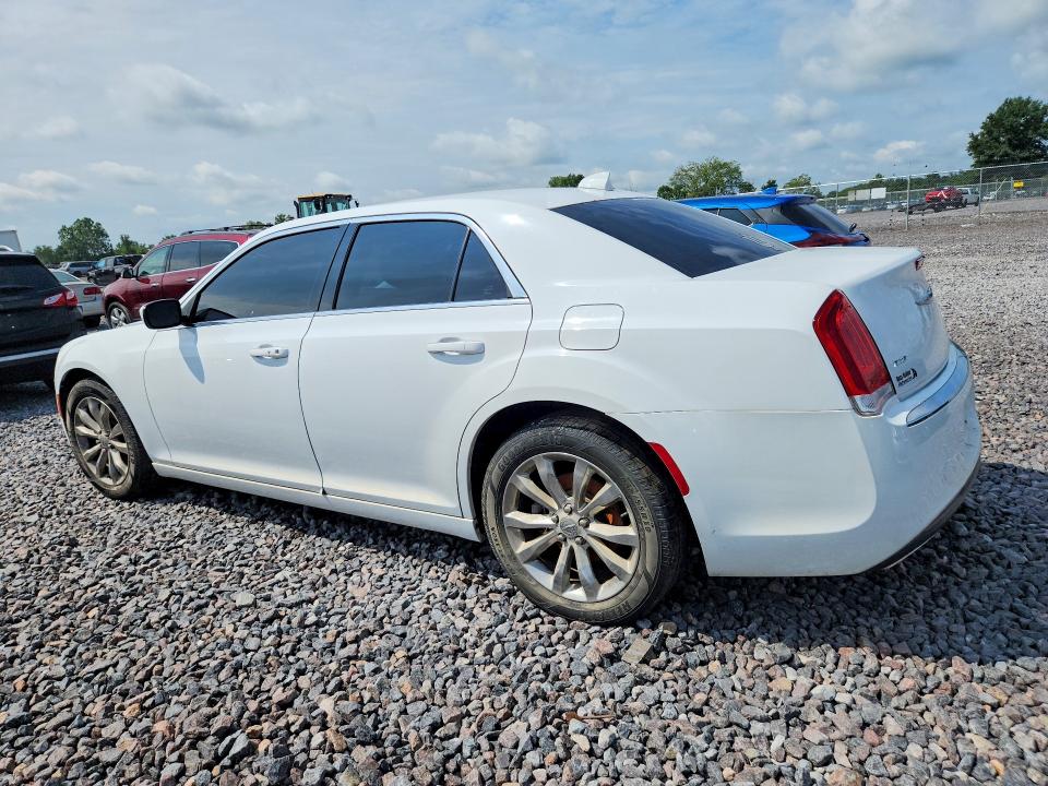 Photo 2 from auction – 2015 CHRYSLER 300 with VIN 2C3CCARGXFH736642