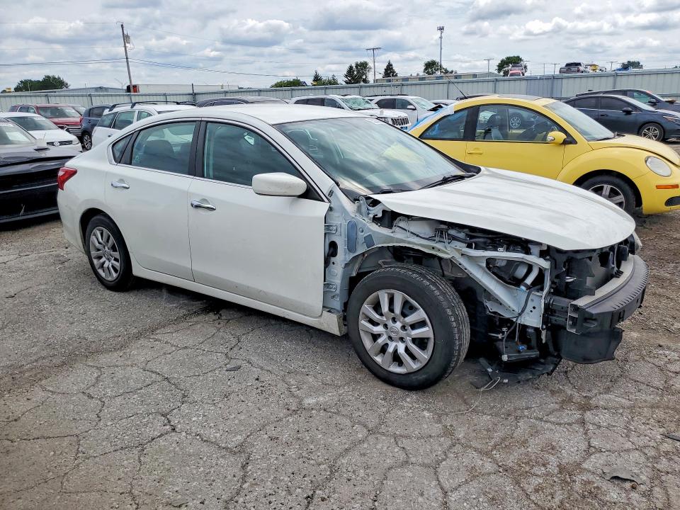 Photo 4 from auction – 2017 NISSAN ALTIMA with VIN 1N4AL3AP2HN332650