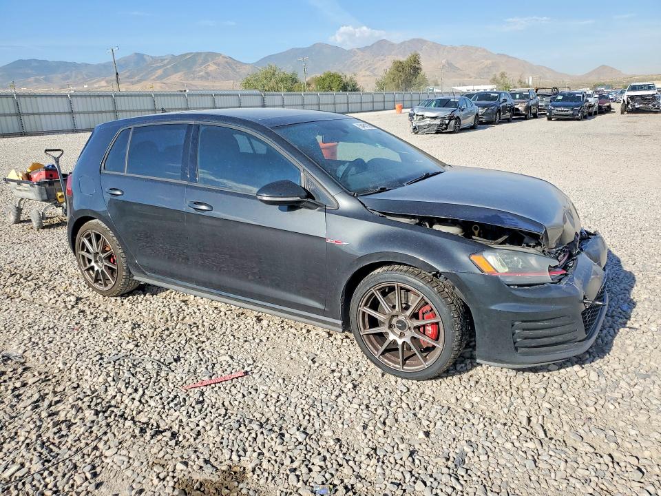 Photo 4 from auction – 2016 VOLKSWAGEN GTI with VIN 3VW547AU7GM018794