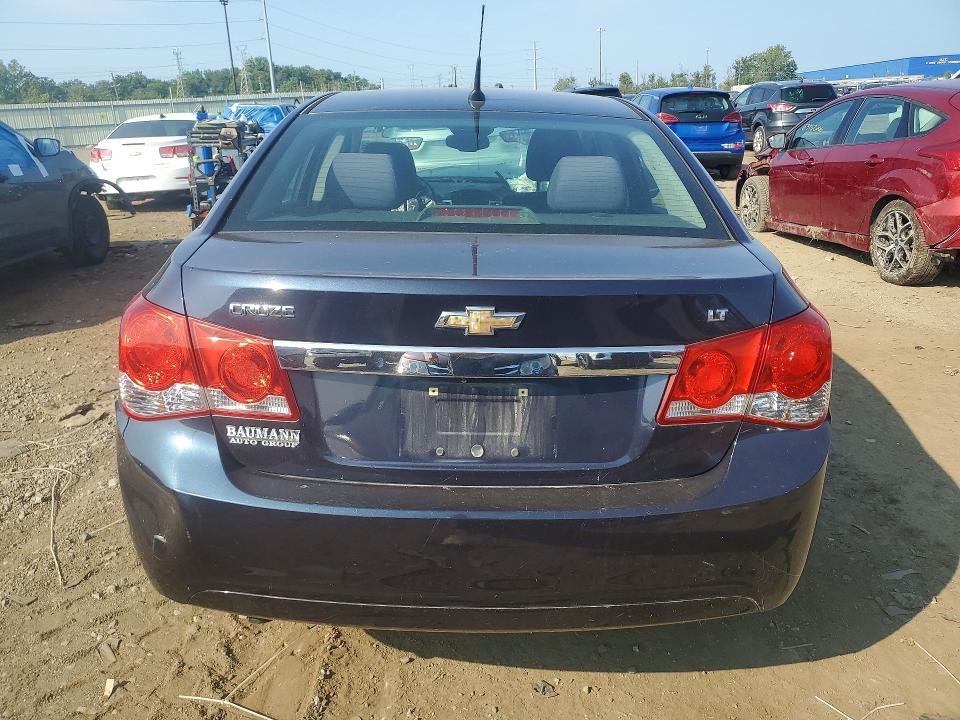 Photo 6 from auction – 2014 CHEVROLET CRUZE with VIN 1G1PC5SB3E7144425