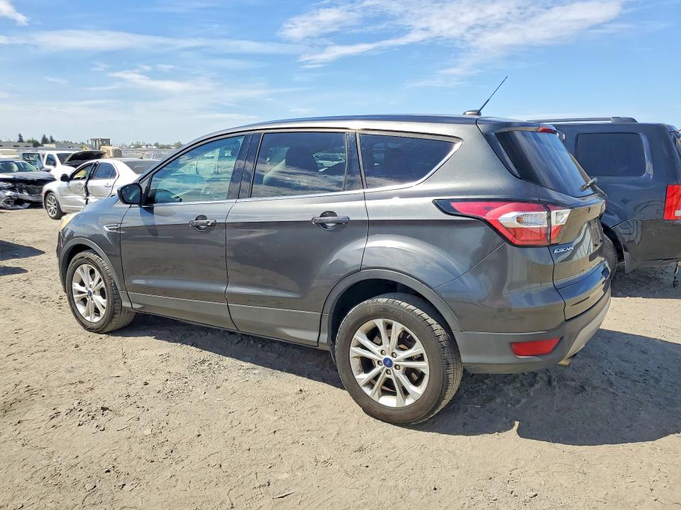 Photo 2 from auction – 2017 FORD ESCAPE with VIN 1FMCU0GD8HUC80258