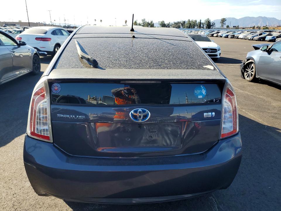 Photo 6 from auction – 2014 TOYOTA PRIUS with VIN JTDKN3DU2E0380099
