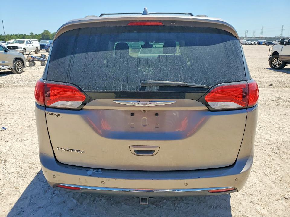 Photo 6 from auction – 2017 CHRYSLER PACIFICA with VIN 2C4RC1BGXHR741496