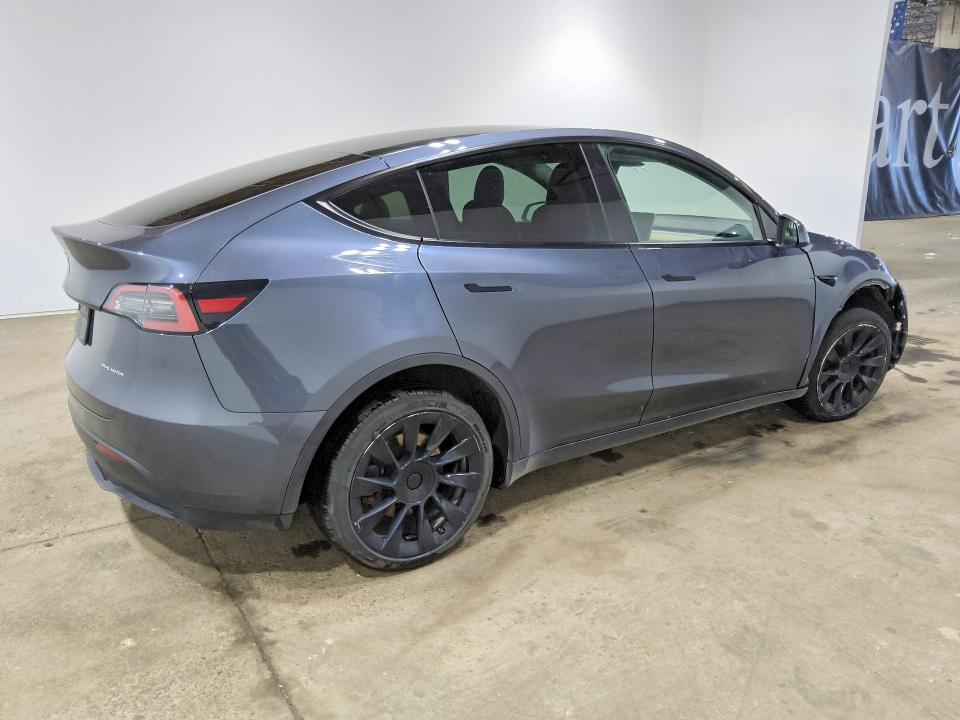 Photo 3 from auction – 2022 TESLA MODEL Y with VIN 7SAYGDEE8NF480522